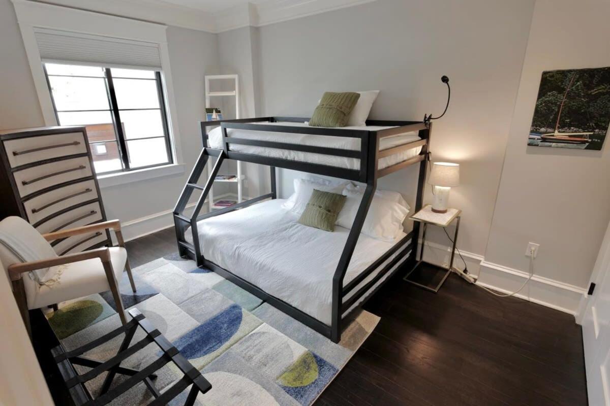 Luxurious Mansion In Logan Circle Private Parking Apartment Washington Bagian luar foto