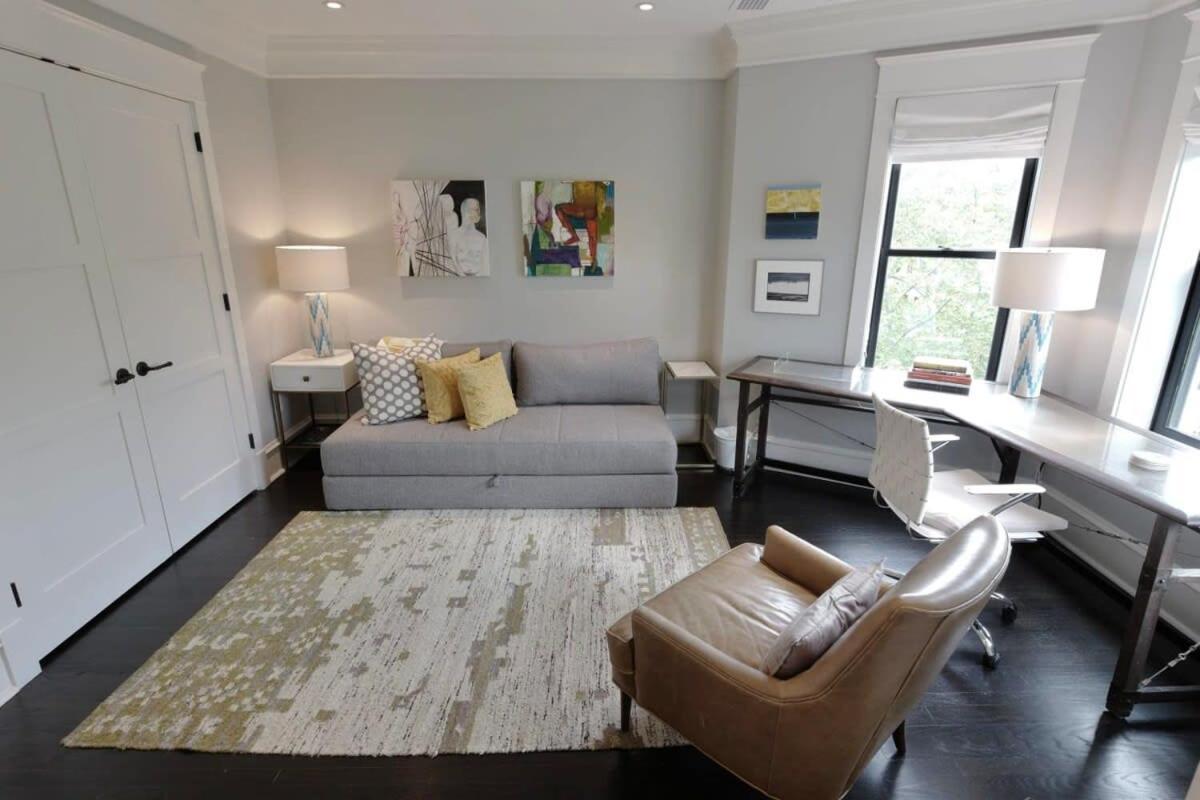 Luxurious Mansion In Logan Circle Private Parking Apartment Washington Bagian luar foto