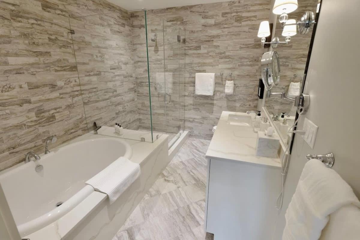 Luxurious Mansion In Logan Circle Private Parking Apartment Washington Bagian luar foto