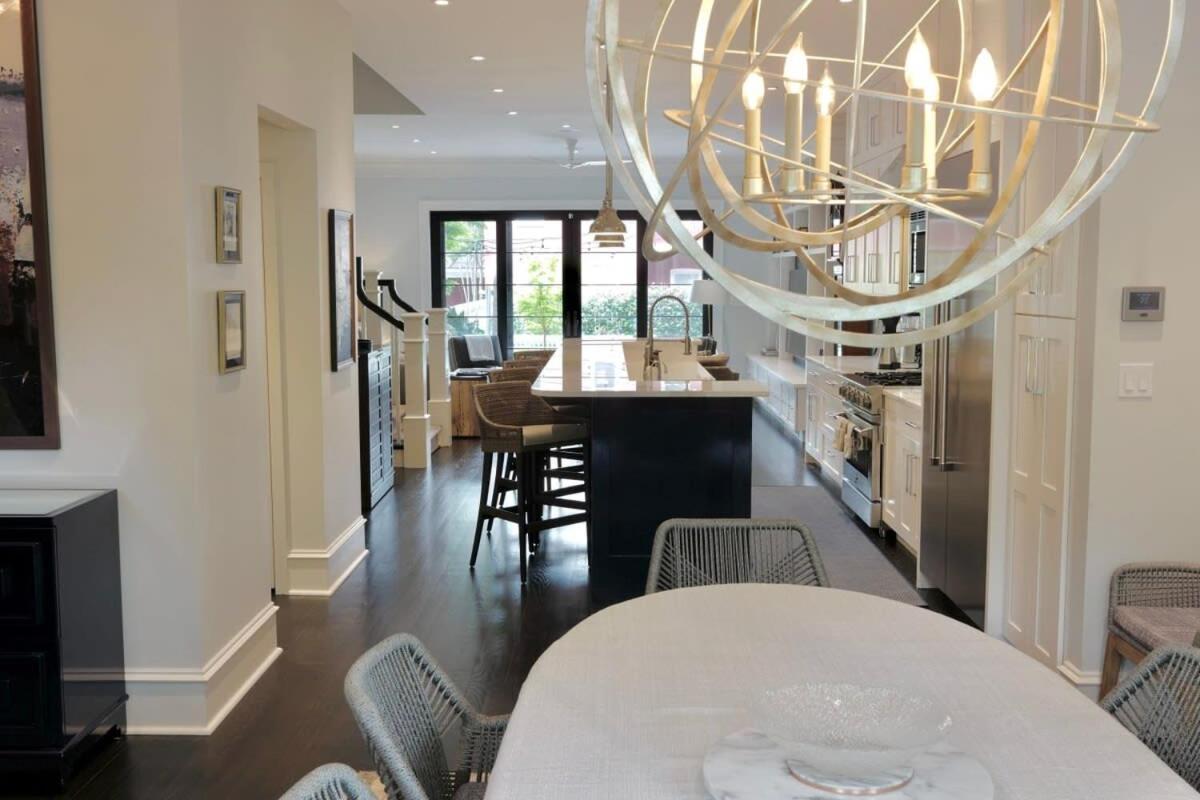 Luxurious Mansion In Logan Circle Private Parking Apartment Washington Bagian luar foto