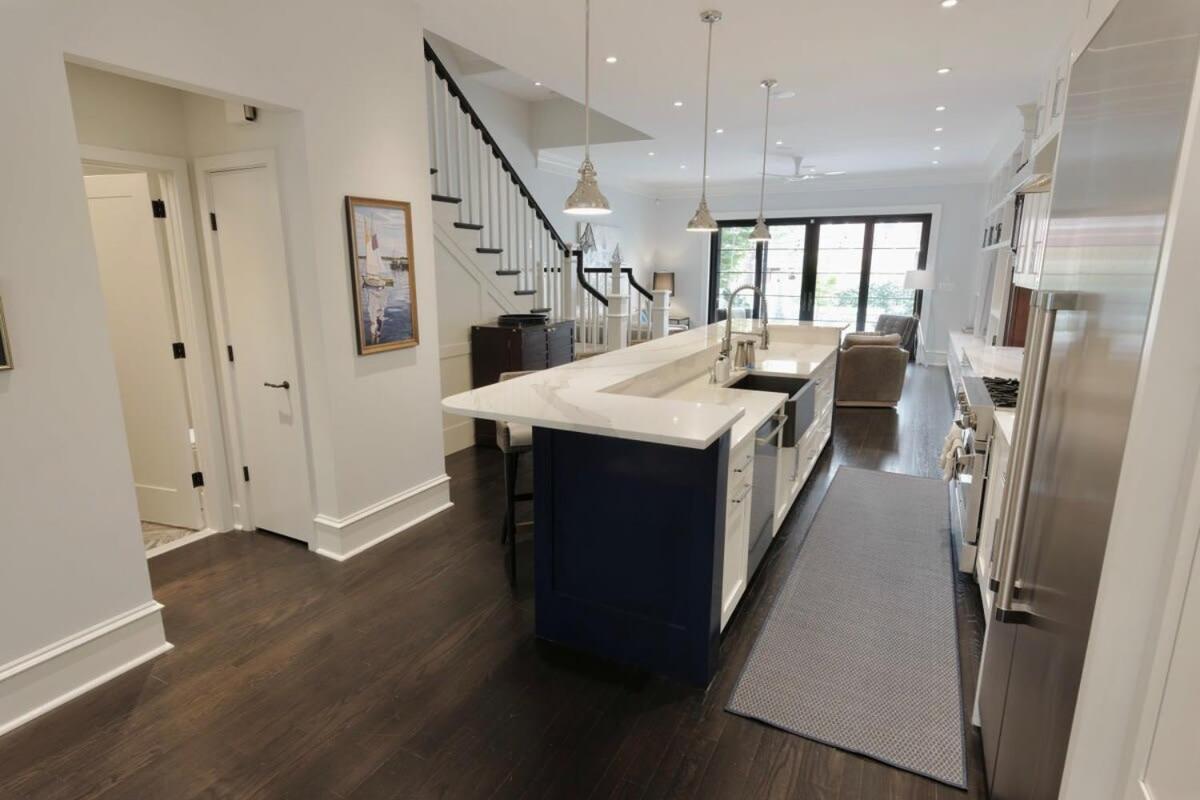 Luxurious Mansion In Logan Circle Private Parking Apartment Washington Bagian luar foto